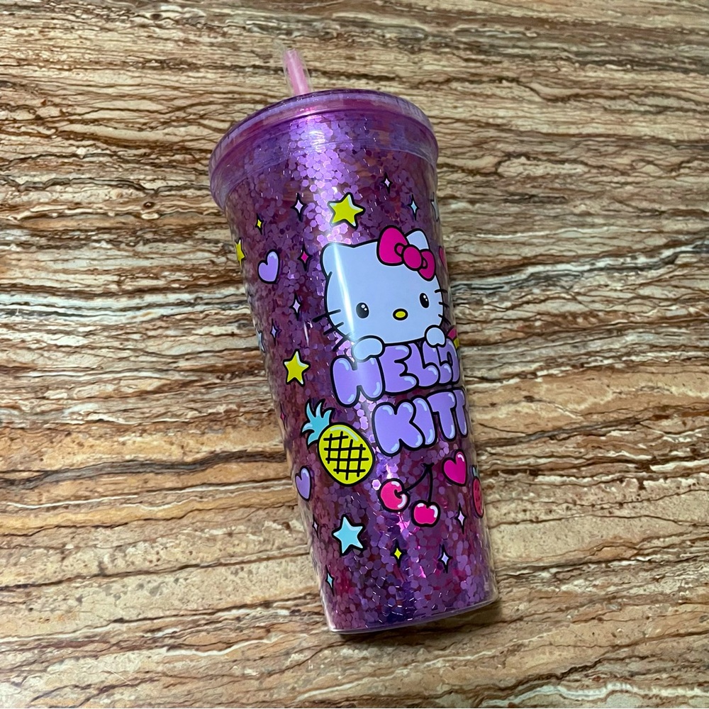 Hello Kitty - Picture 1 of 2